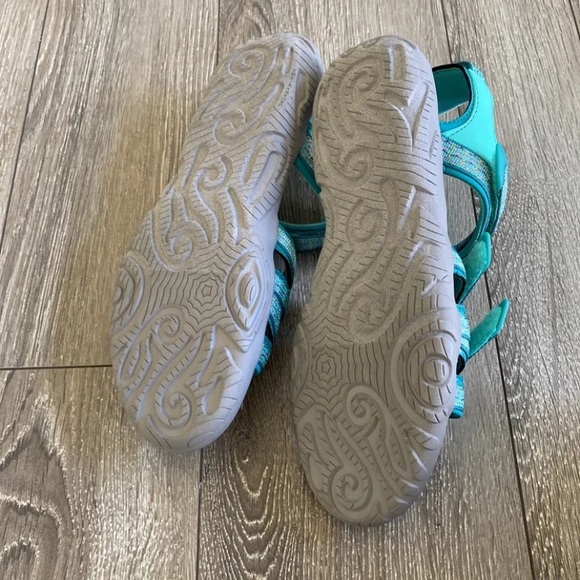 Teva women sandal with shock-pad Size 5 - Picture 3 of 5